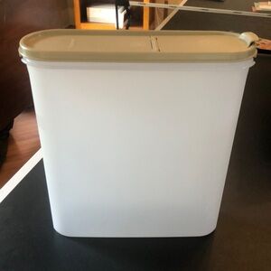 VINTAGE TUPPERWARE MODULAR MATE CEREAL KEEPER BEIGE SEAL
